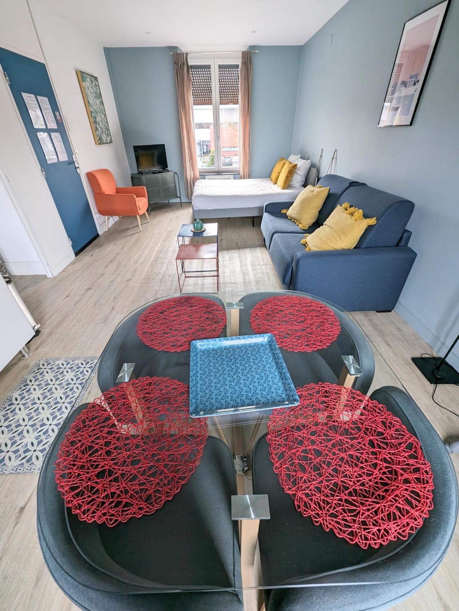 Oslo - Appartement Spacieux Et Cosy ชาร์เลอวิลล์-เมซิแยร์ ภายนอก รูปภาพ